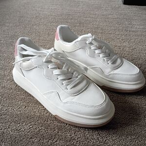 White Women's Low-Top Sneakers with Pink Heel Accent